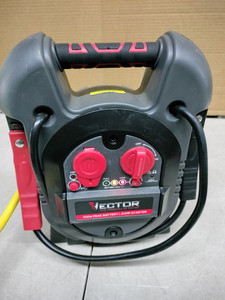 lot 7064 image: Vector Jump Starter