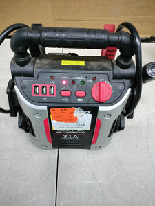lot 7069 image: Vector Jump Starter & Air Compressor