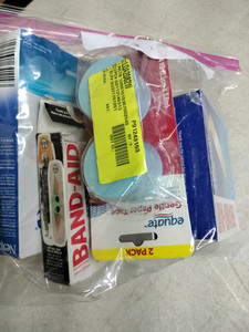 lot 7072 image: Variety Pack Bandages