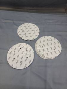 lot 29342 image: Lot of 25 Sanding1500 Discs Hook and sanding nder Polishing by MAXMAN
