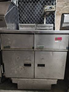 lot 12598 image: Pitco Model 14-S Fryer
