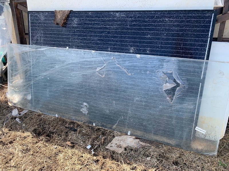 lot 111 image: 1pc of 7ftx28 Sheet Of Glass