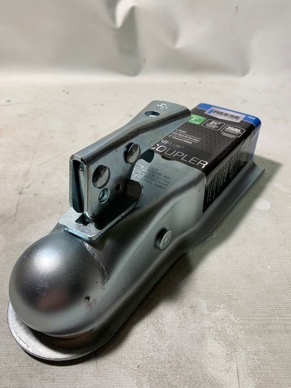 lot 147 image: New Reese Towpower Fas-Lok 2.5 Channel Width Coupler, Zinc Finish