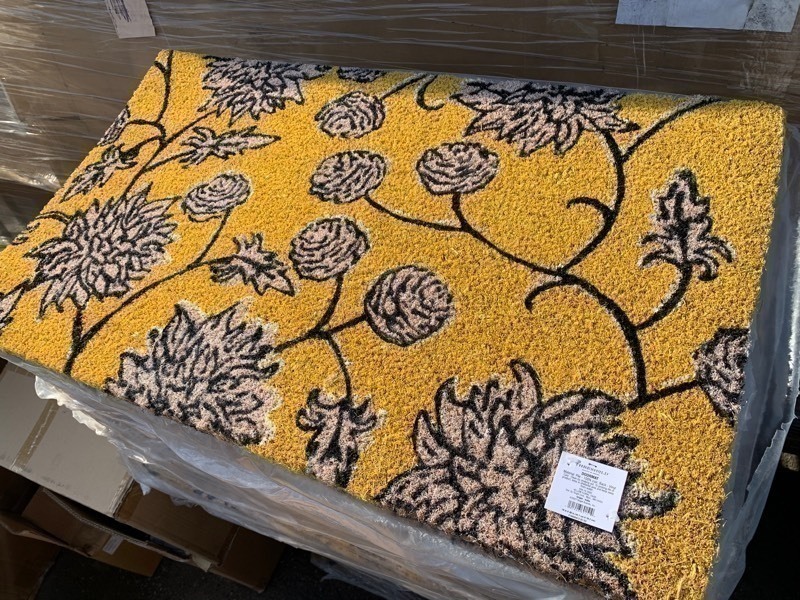 lot 170 image: New Threshold 18x30 Yellow Floral Doormat