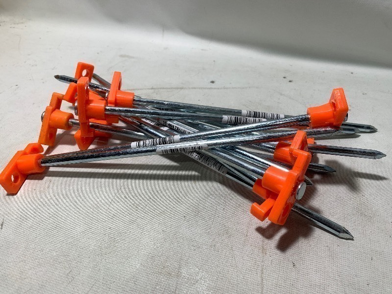 lot 201 image: New Bundle of 12 - 10 Heavy Duty Ground Stakes