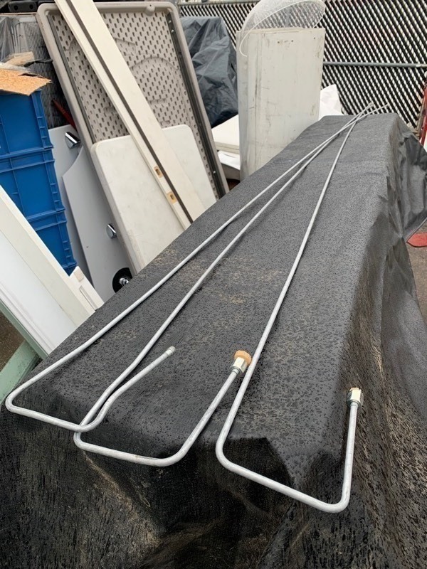 lot 138 image: 3 - 9ft Gas Lines