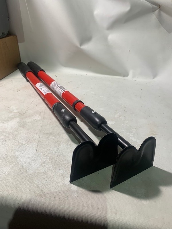 lot 180 image: 2 New Bond Extending Steel Garden Hoes (24 to 37)