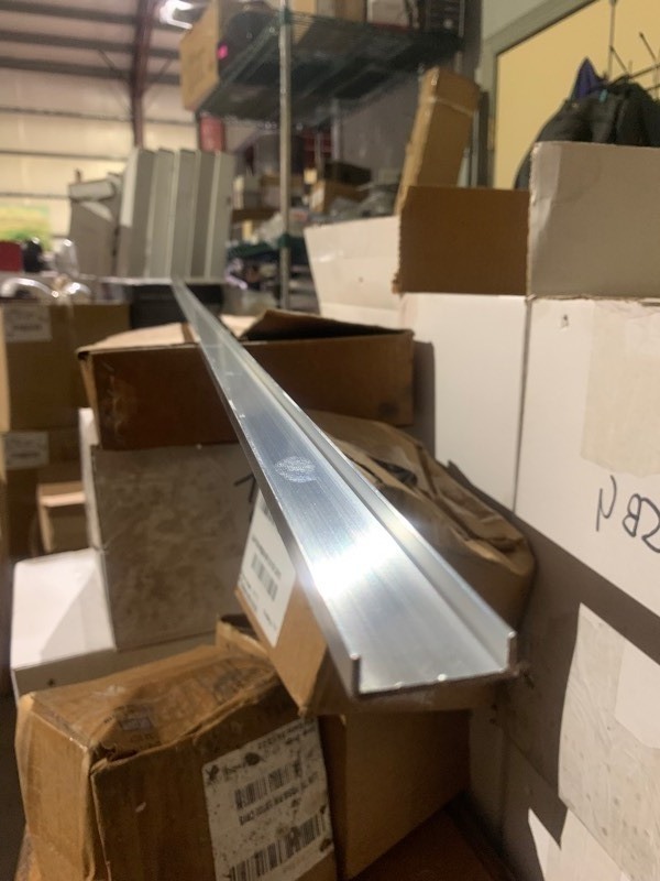 lot 690 image: 1 New Aluminum 1x96 U Bar Trim Piece