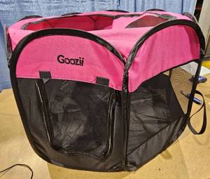 lot 4906 image: Large Cat Crate with Zipper