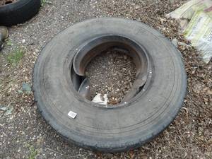 lot 24657 image: Old Wheel and Tires