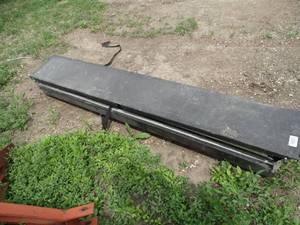 lot 23626 image: Roll-N-Lock truck bed cover