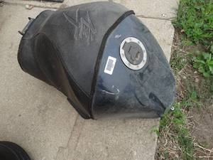 lot 23624 image: Busa gas tank w bra