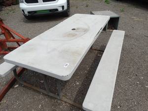 lot 23664 image: Lifetime folding picnic table