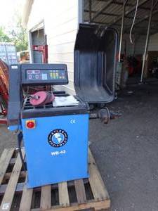 lot 23647 image: Atlas Model-WB-42 wheel balancer w owners manual-