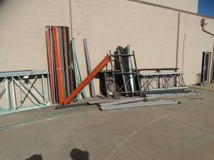 lot 23628 image: HUGE lot of various pallet racking- Uprights & cross beams-