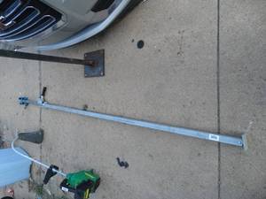 lot 23575 image: Semi trailer jack bar load lock