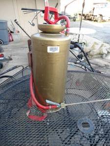 lot 23583 image: Lg metal bug sprayer