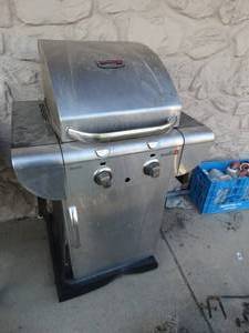 lot 23599 image: Char-Broil commercial Infrared ss grill w tank & cover