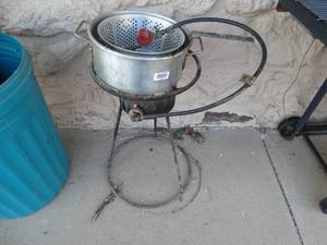 lot 23606 image: Propane fish fryer