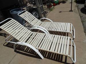 lot 23672 image: 2 outdoor patio lounge chairs