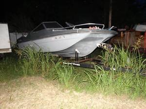 lot 23703 image: VIP fishski Boat w dual axle Ranger Trail trailer-