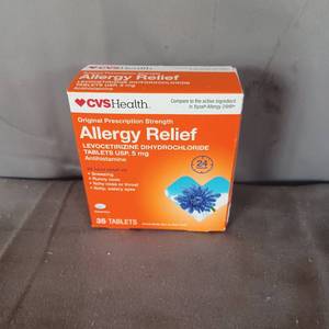 lot 77205 image: CVS XYZAL 24HR Allergy Relief Levocetirizine 5mg 35 Tablets EXP 0822