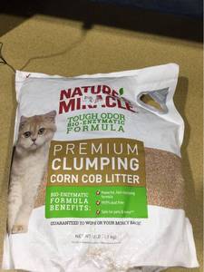 lot 5924 image: Premium Clumping Corn Cob Litter (Weight Unknown)