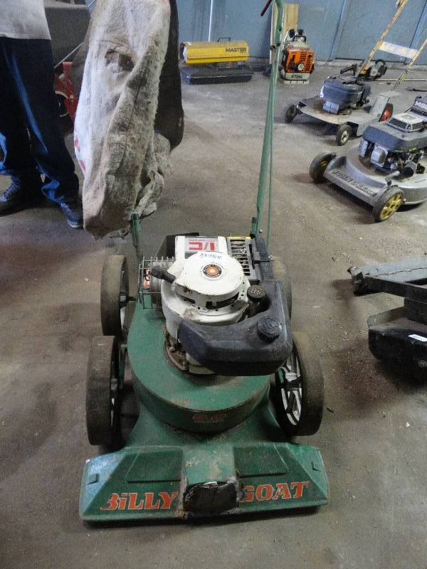 lot 457 image: Billy goat 5 horse power lawn vacuum wbag.