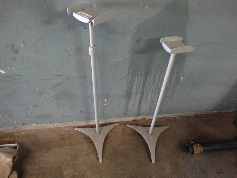 lot 461 image: Speaker stands.