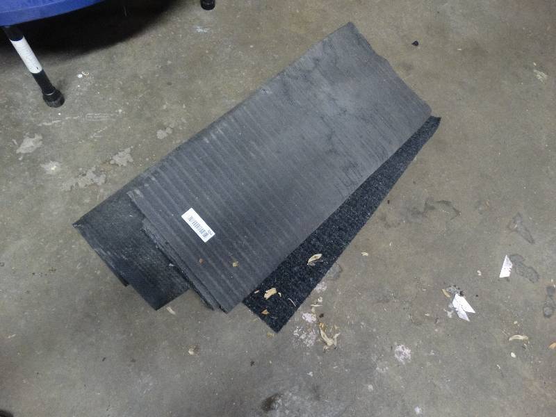 lot 464 image: 2 Floor mats.