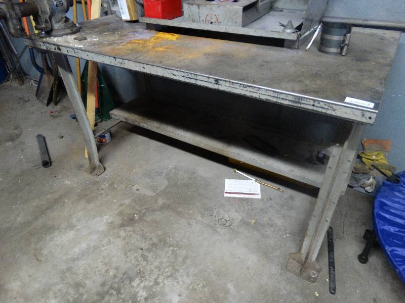lot 466 image: Metal heavy duty work bench no contents.