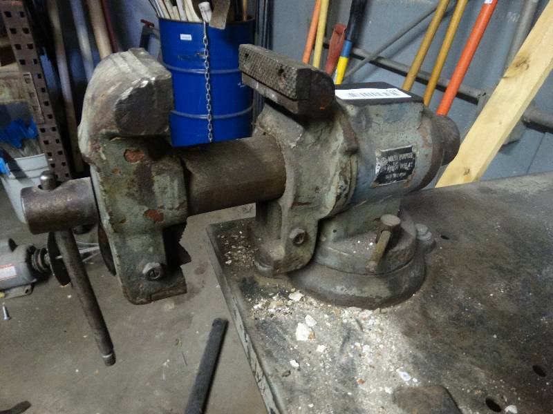 lot 468 image: 4 bench vice.