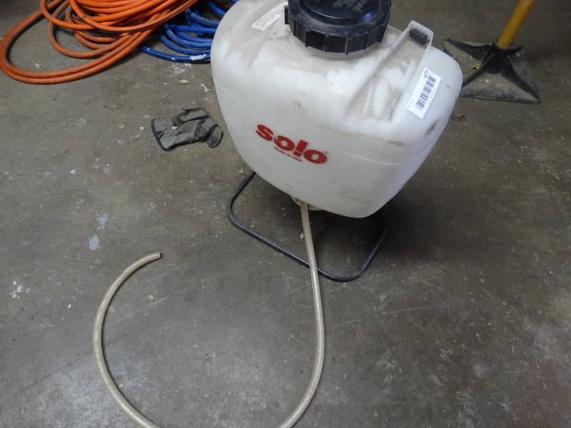 lot 477 image: Solo back pack sprayer no wand.