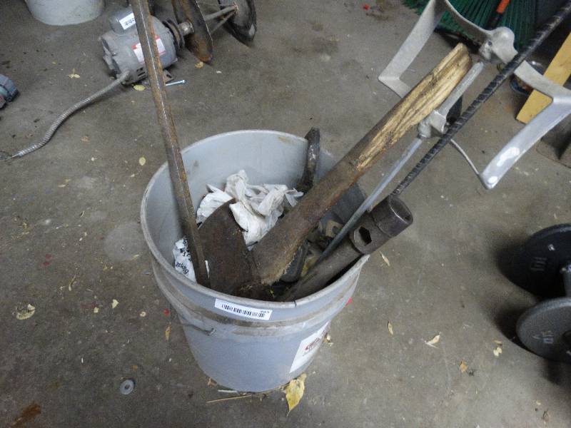 lot 483 image: Axe stir, water key crow bar.