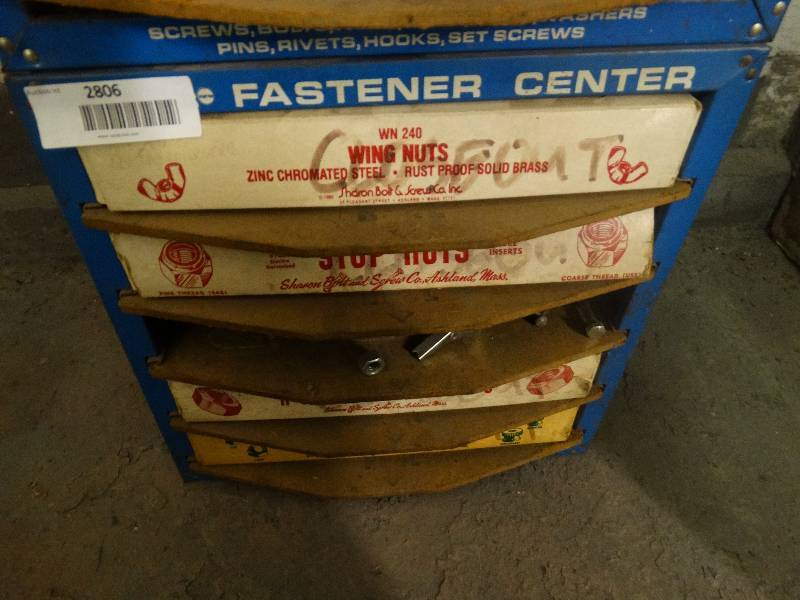 lot 2806 image: Fastener centers wvarious hardware.