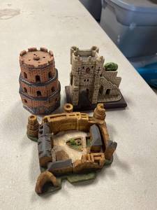 lot 64326 image: miniature castles, Qty3