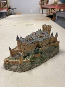 lot 64333 image: the alcazar, Danbury mint 1994