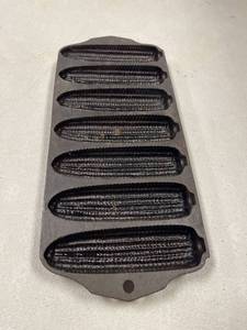 lot 64336 image: Grisswold sticky corn pan no. 273