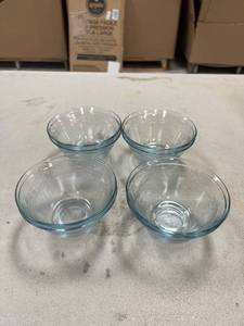 lot 64399 image: 8 Fireking philbe bowls