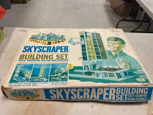 lot 64416 image: Vintage skyscraper building set, by ideal