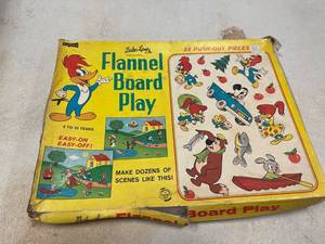 lot 64417 image: Walter lantz flannel board play