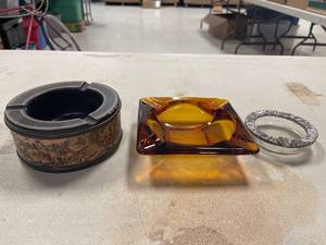 lot 64426 image: vtg ashtrays, Qty 3