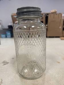 lot 64453 image: Old Judge coffee jar