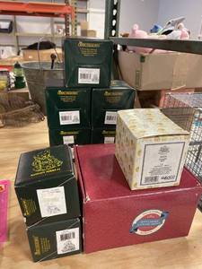 lot 64465 image: Boyd��s bear, precious moments figurines, Qty 9