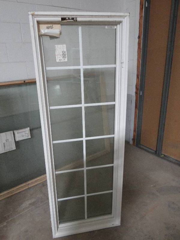 lot 104 image: Pella window.