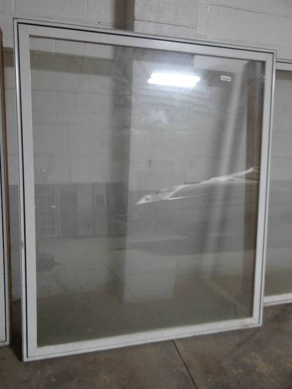 lot 112 image: Pella Architect series window.