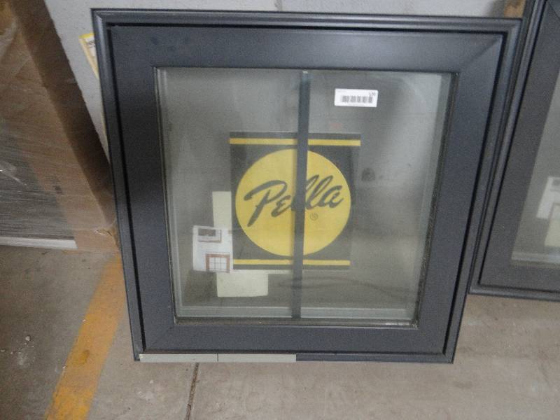 lot 120 image: Pella window.�