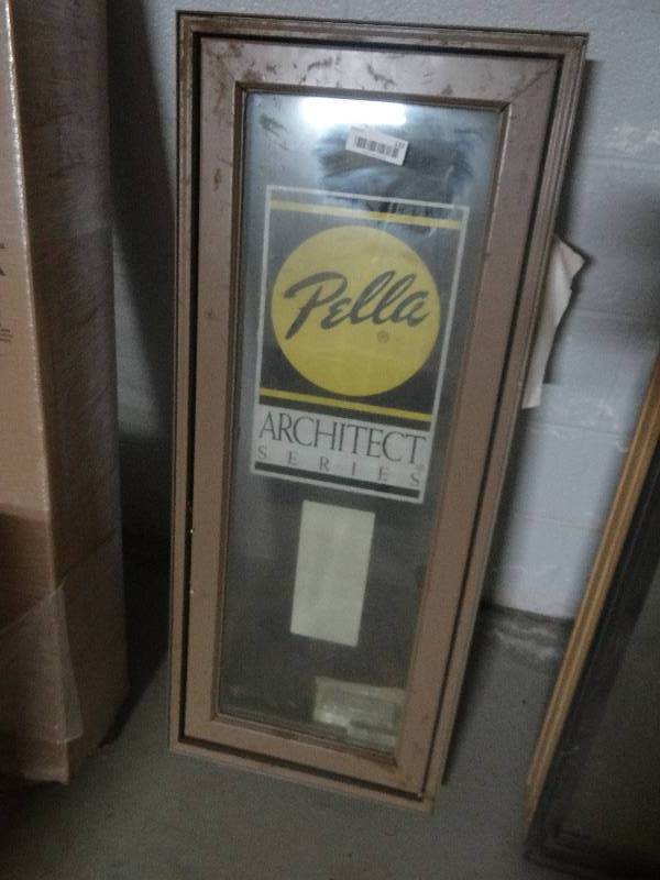 lot 133 image: Pella architect series window.