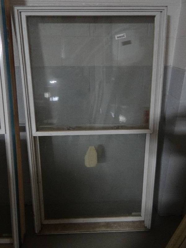 lot 136 image: Pella window.