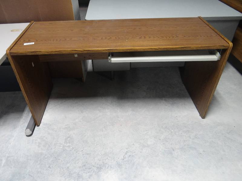 lot 171 image: Desk wpull out keyboard drawer.
